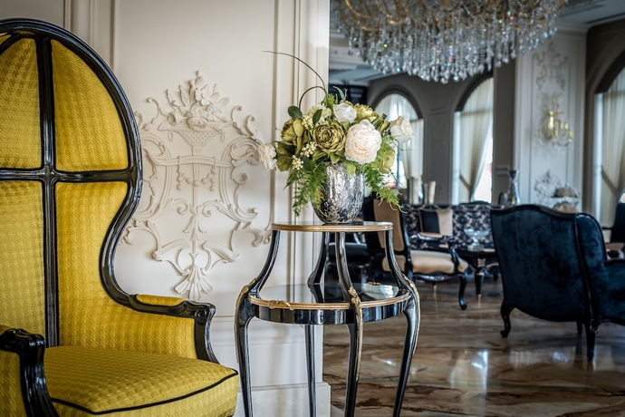 Imagen de los interiores del Hotel The Time Marina. Foto 19