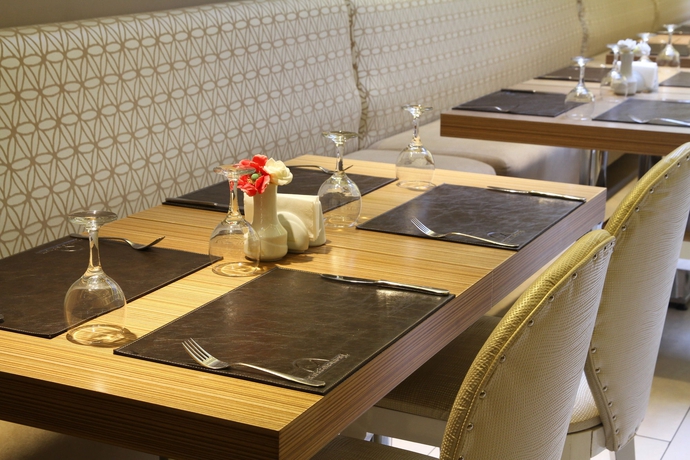 Imagen del bar/restaurante del Hotel The Time Old City. Foto 2