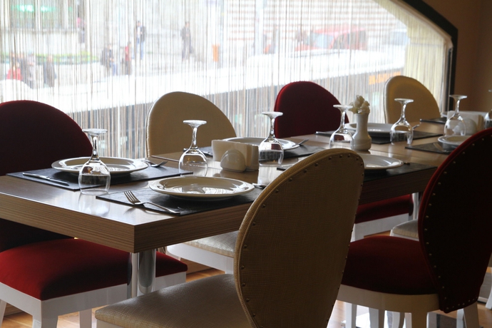 Imagen del bar/restaurante del Hotel The Time Old City. Foto 5