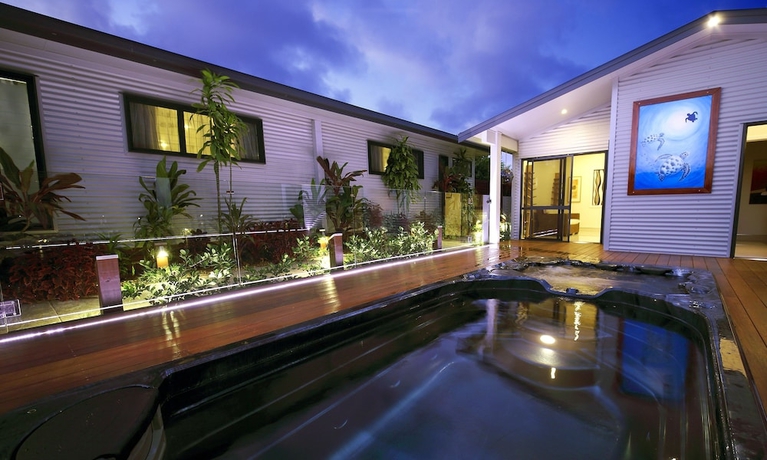 Imagen de la piscina del Hotel The Tin Sheds. Foto 16