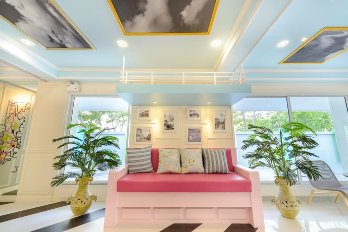 Imagen de los interiores del Hotel The Tint At Phuket Town. Foto 16