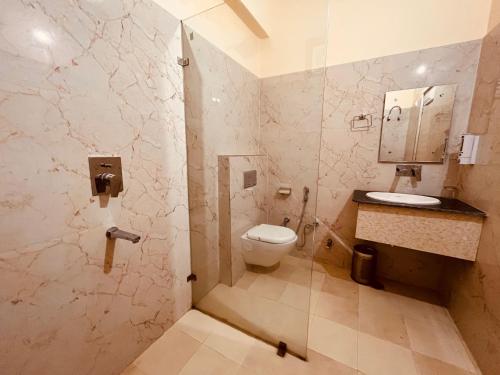 Imagen general del Hotel The Tirath Palace Luxury In Haridwar. Foto 6