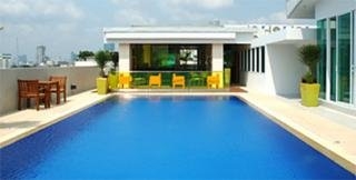 Imagen de la piscina del Hotel The Tivoli. Foto 8