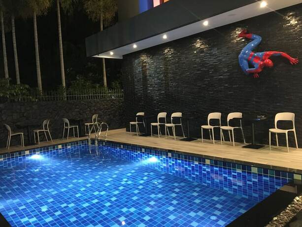 Imagen de la piscina del Hotel The Tj Resort. Foto 37