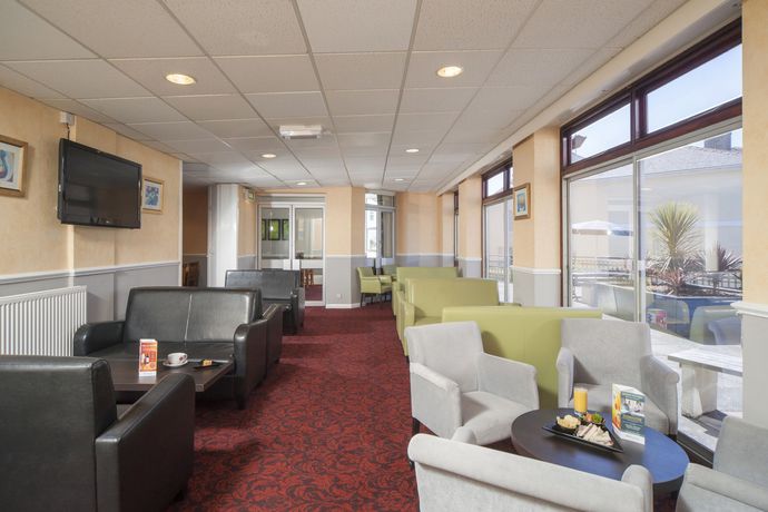 Imagen del bar/restaurante del Hotel The Tor Park. Foto 5