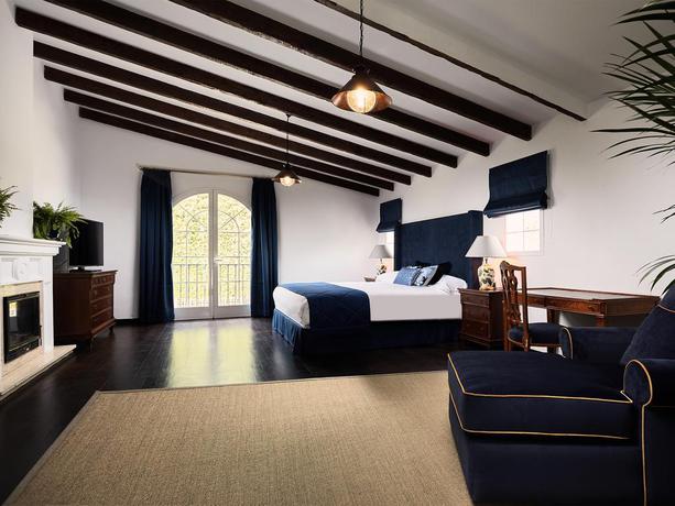 Imagen de la habitación del Hotel The Touch Puerto Banús. Foto 6