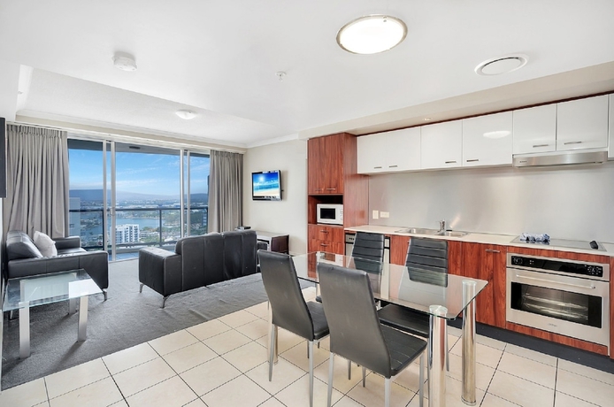 Imagen de la habitación del Hotel The Towers Chevron Renaissance Holidays Gold Coast. Foto 18
