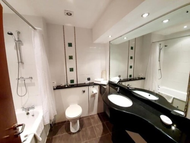 Imagen de la habitación del Hotel The Towers Hotel and Spa. Foto 12