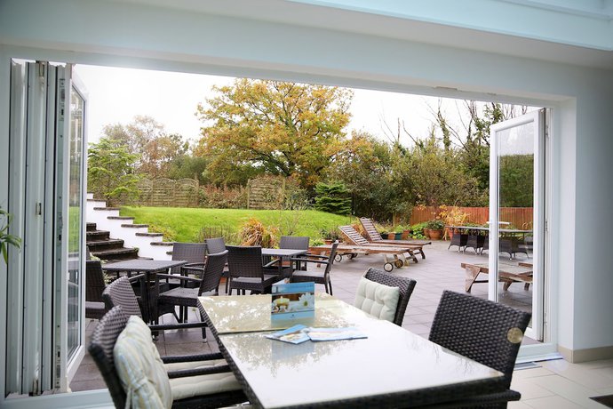 Imagen del bar/restaurante del Hotel The Towers Hotel and Spa. Foto 2
