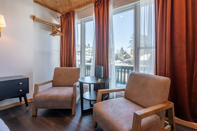 Imagen de la habitación del Hotel The Town House Lodge. Foto 17