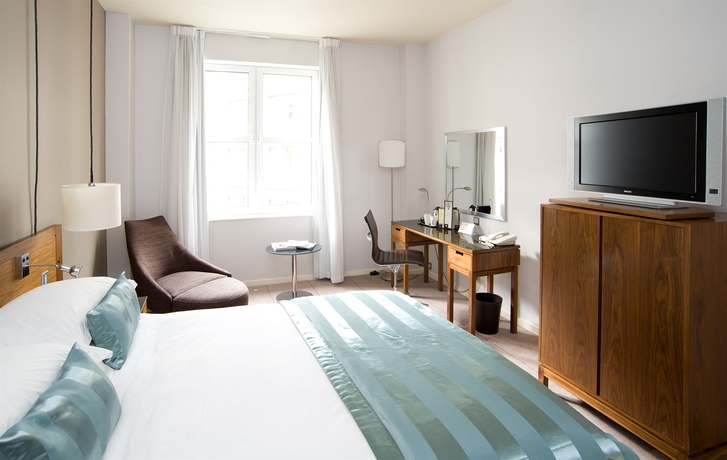 Imagen de la habitación del Hotel The Trafalgar St. James London, Curio Collection By Hilton. Foto 4