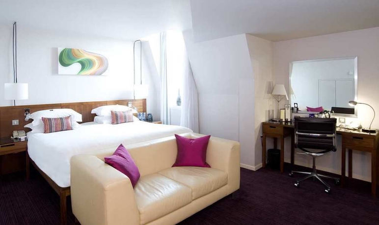 Imagen de los interiores del Hotel The Trafalgar St. James London, Curio Collection By Hilton. Foto 15