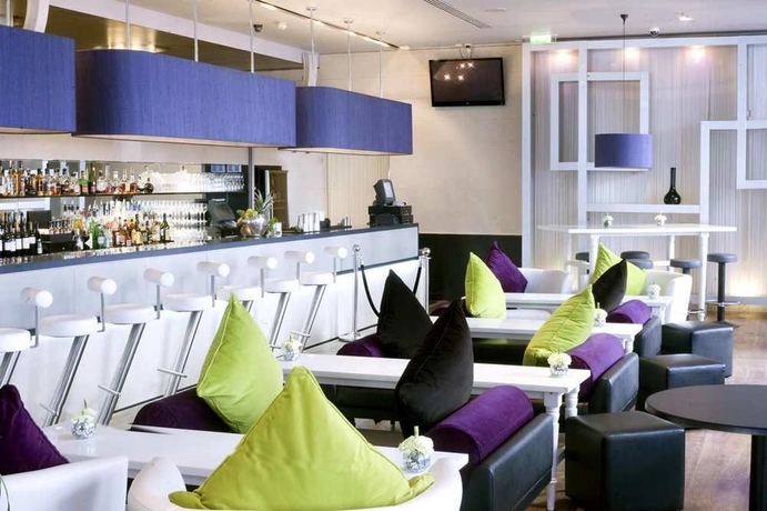 Imagen de los interiores del Hotel The Trafalgar St. James London, Curio Collection By Hilton. Foto 16