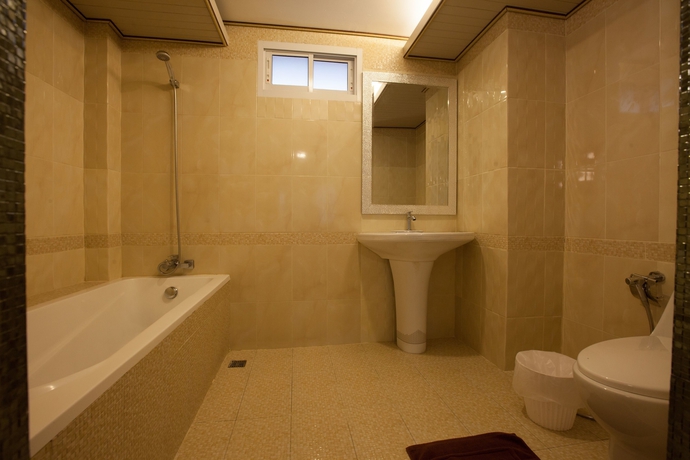 Imagen de la habitación del Hotel The Train Resort. Foto 5