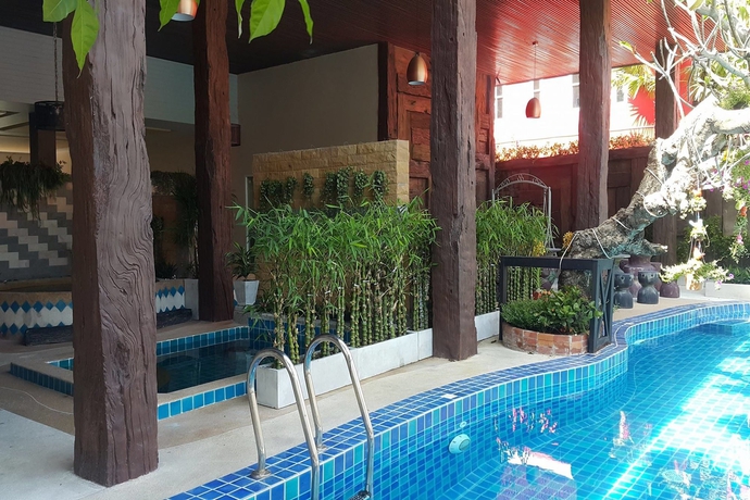 Imagen de la piscina del Hotel The Train Resort. Foto 19