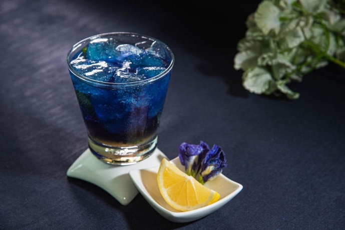 Imagen del bar/restaurante del Hotel The Tree Riverside Resort Kaeng Krachan. Foto 6