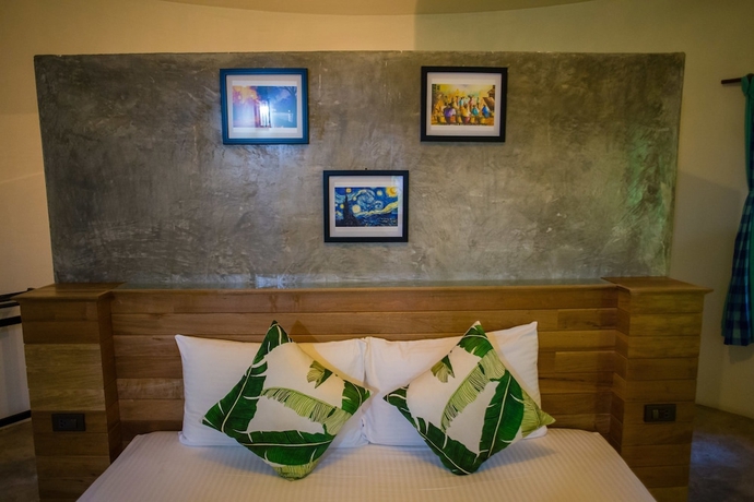 Imagen de la habitación del Hotel The Tropical Beach Resort. Foto 3