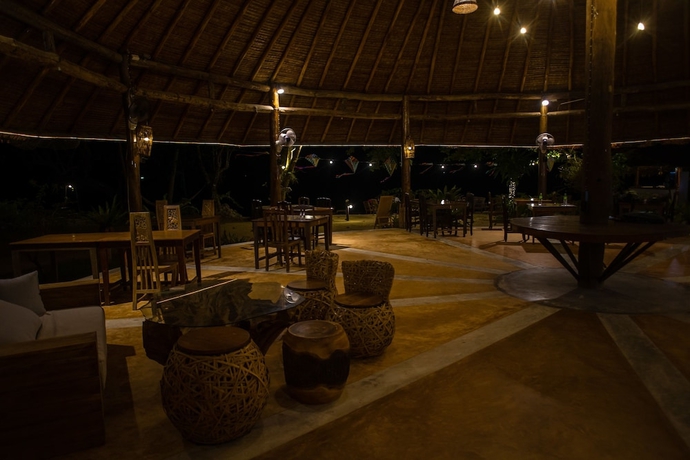 Imagen de los interiores del Hotel The Tropical Beach Resort. Foto 15