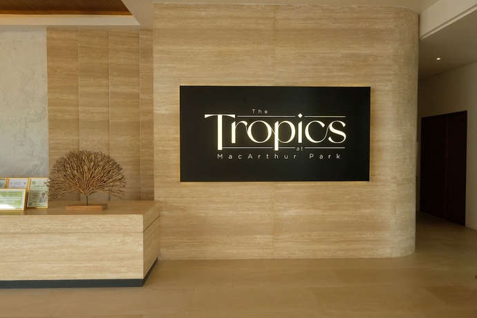 Imagen de los interiores del Hotel The Tropics at MacArthur Park Resort and Convention Center. Foto 15