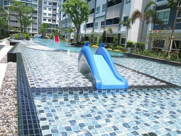 Imagen de la piscina del Hotel The Trust Huahin Condo Garden View By Dome. Foto 39