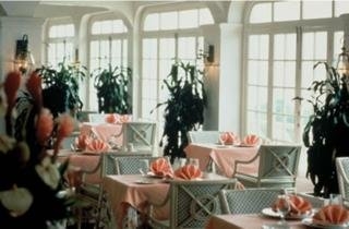 Imagen del bar/restaurante del Hotel The Tryall Club & Resort Villas. Foto 2