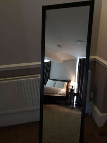 Imagen de la habitación del Hotel The Tudor. Foto 7