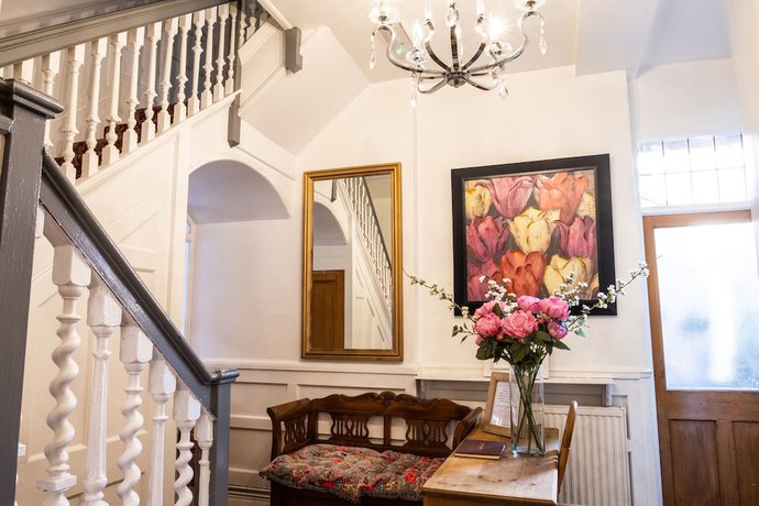Imagen de los interiores del Hotel The Tudor Rose. Foto 19