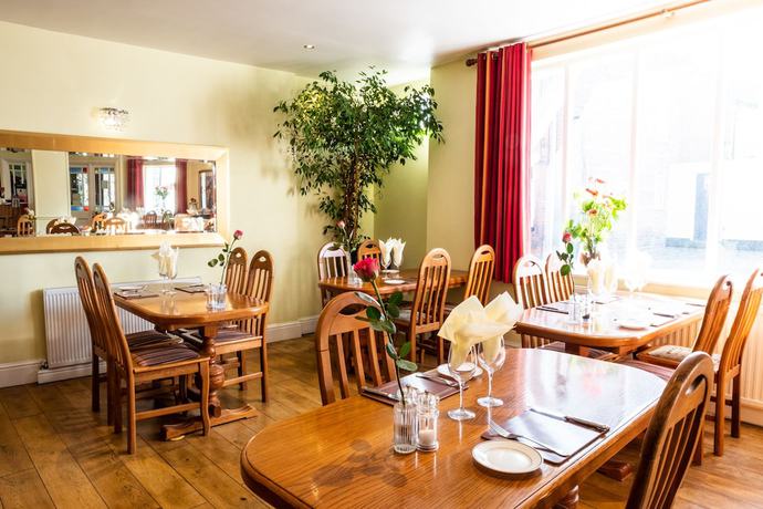 Imagen del bar/restaurante del Hotel The Tudor Rose. Foto 5