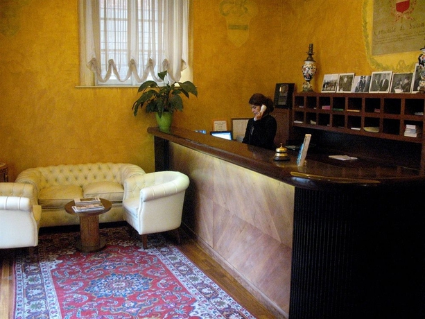 Imagen de los interiores del Hotel The Tuscanian. Foto 9