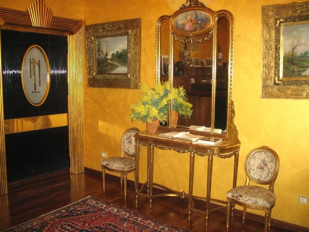 Imagen de los interiores del Hotel The Tuscanian. Foto 10