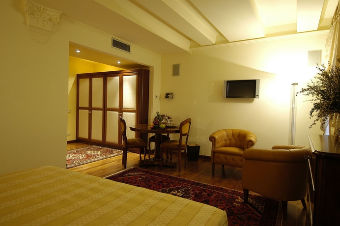 Imagen de los interiores del Hotel The Tuscanian. Foto 13