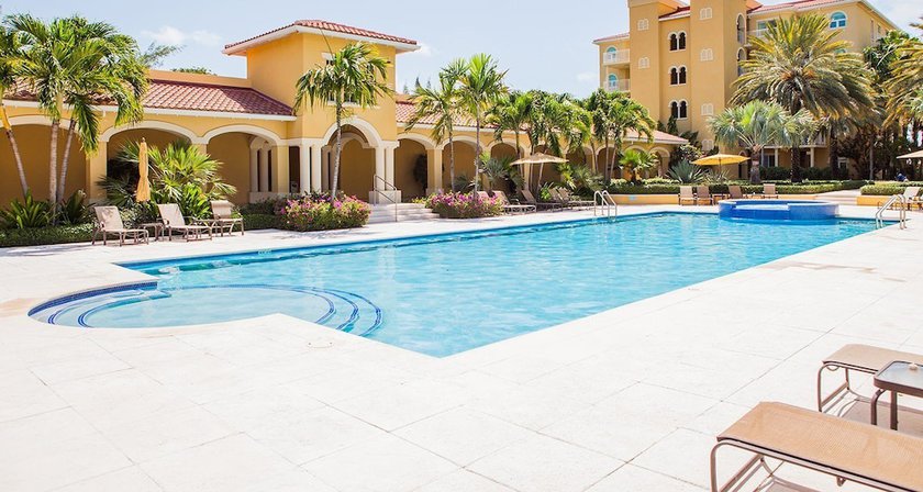 Imagen de la piscina del Hotel The Tuscany on Grace Bay. Foto 19