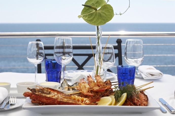 Imagen del bar/restaurante del Hotel The Twelve Apostles and Spa. Foto 4