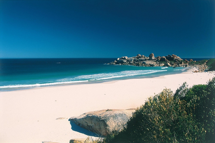 Imagen de los exteriores del Hotel The Twelve Apostles and Spa. Foto 11