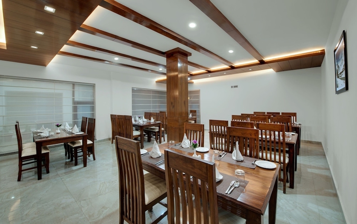 Imagen del bar/restaurante del Hotel The Twin Towers New Kufri. Foto 4