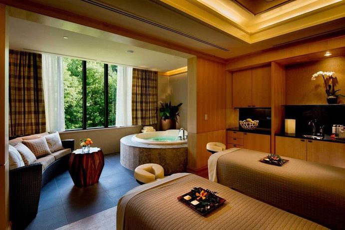 Imagen de los exteriores del Hotel The Umstead and Spa. Foto 3