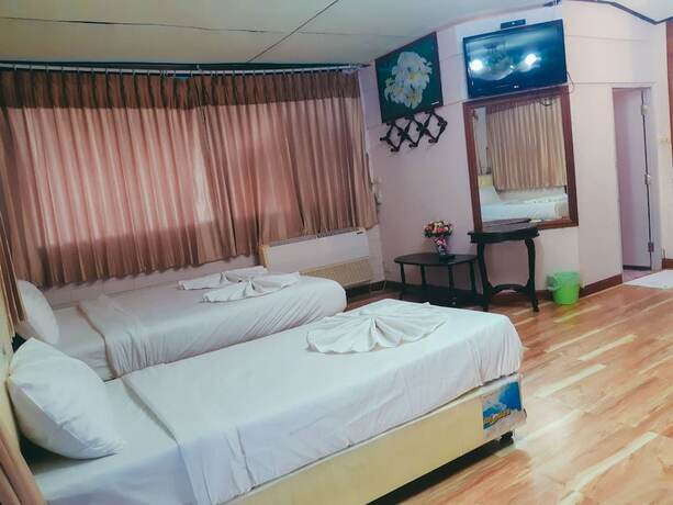 Imagen general del Hotel The Uncle Beach Resort. Foto 10