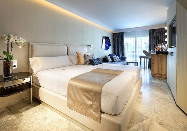 Imagen de la habitación del Hotel The Unexpected Ibiza. Foto 6