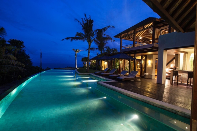 Imagen de la piscina del Hotel The Ungasan Clifftop Resort. Foto 10