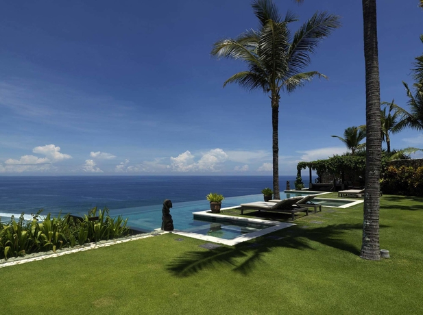 Imagen de la piscina del Hotel The Ungasan Clifftop Resort. Foto 12