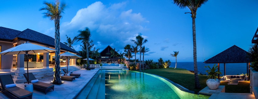 Imagen de la piscina del Hotel The Ungasan Clifftop Resort. Foto 13