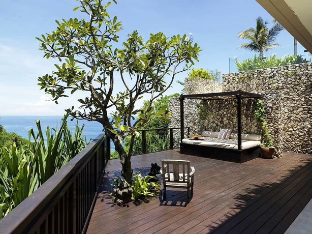 Imagen de los exteriores del Hotel The Ungasan Clifftop Resort. Foto 6