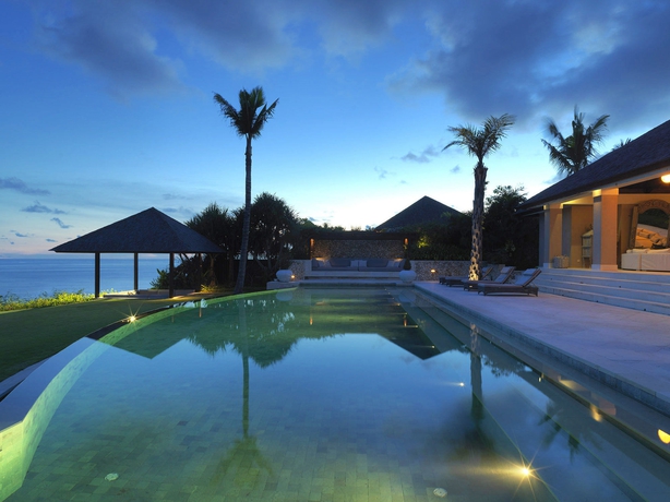 Imagen de la piscina del Hotel The Ungasan Clifftop Resort. Foto 16