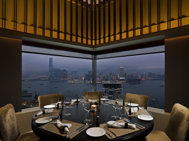 Imagen del bar/restaurante del Hotel The Upper House. Foto 3