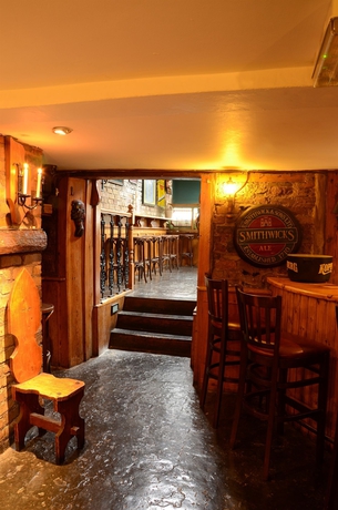 Imagen del bar/restaurante del Hotel The Uppercross House. Foto 4