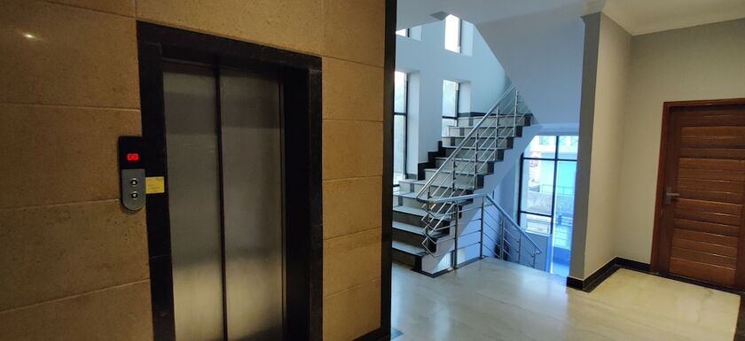 Imagen general del Hotel The Urmi. Foto 1