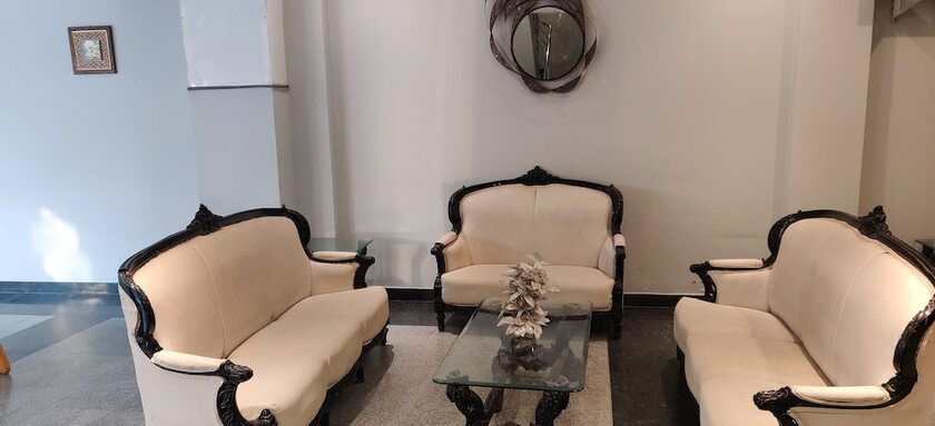 Imagen general del Hotel The Urmi. Foto 3