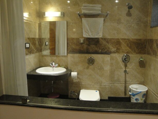Imagen general del Hotel The Urmi. Foto 10