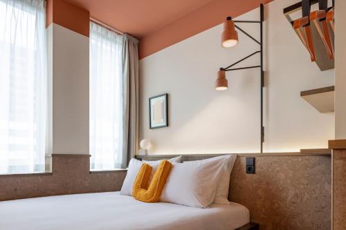 Imagen de la habitación del Hotel The Usual Rotterdam. Foto 2