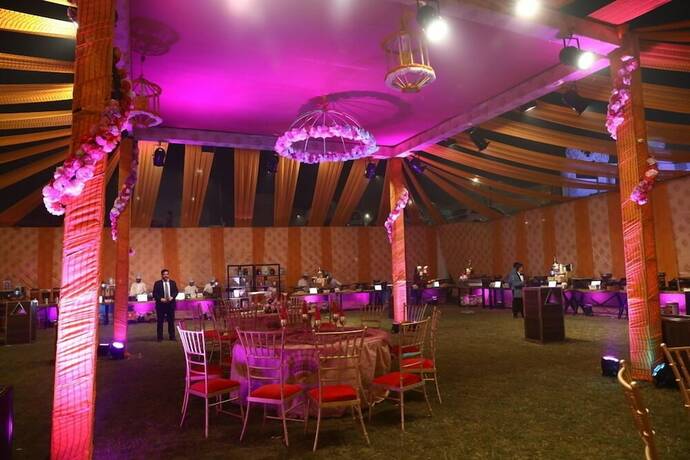 Imagen general del Hotel The Utsav Grand Banquets and Resort. Foto 10